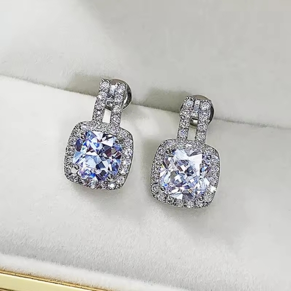 Statement  Earrings For Woman - Picture 3 of 8